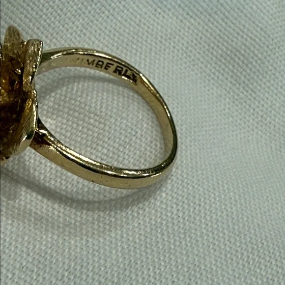 Solid 14K Gold Rare Vintage Floral 3 gram Ring with Genuine Ruby Stone. Size 3